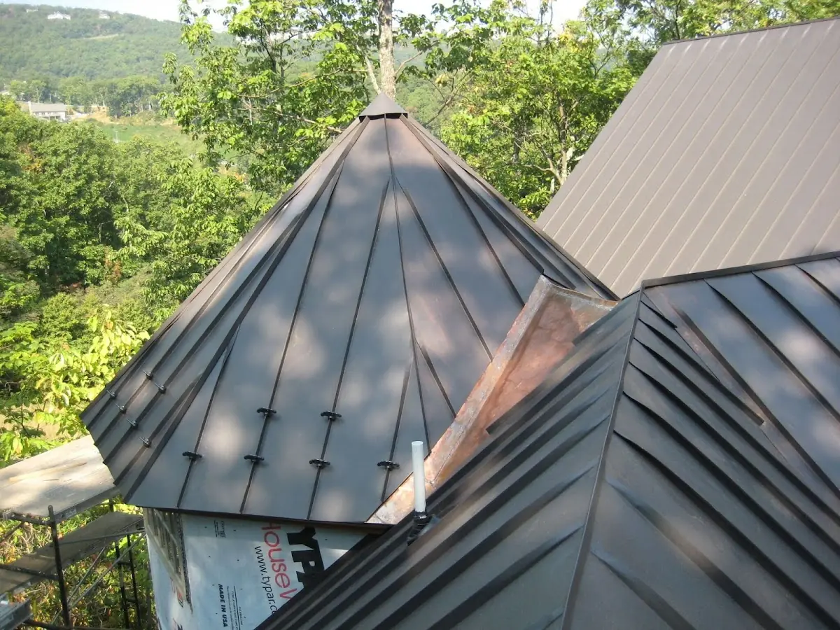 Professional Roof Tarp Installation by Craftsman Roofing in Pomfret